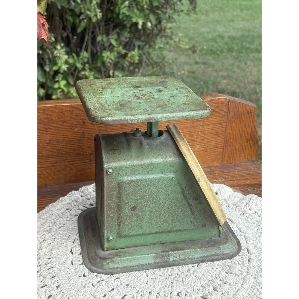 Vintage Green Columbia Family Scale 24 lbs Landers Frary & Clark USA Farm Decor
